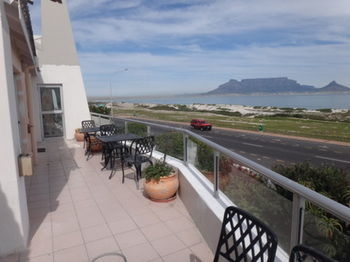 Blouberg Beachfront Accommodation Bloubergstrand Exterior photo