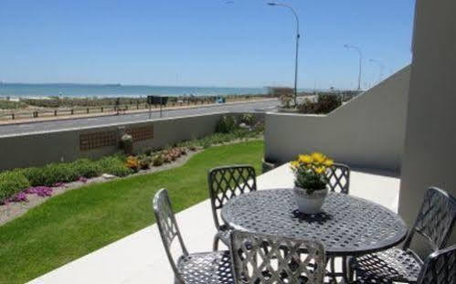 Blouberg Beachfront Accommodation Bloubergstrand Exterior photo